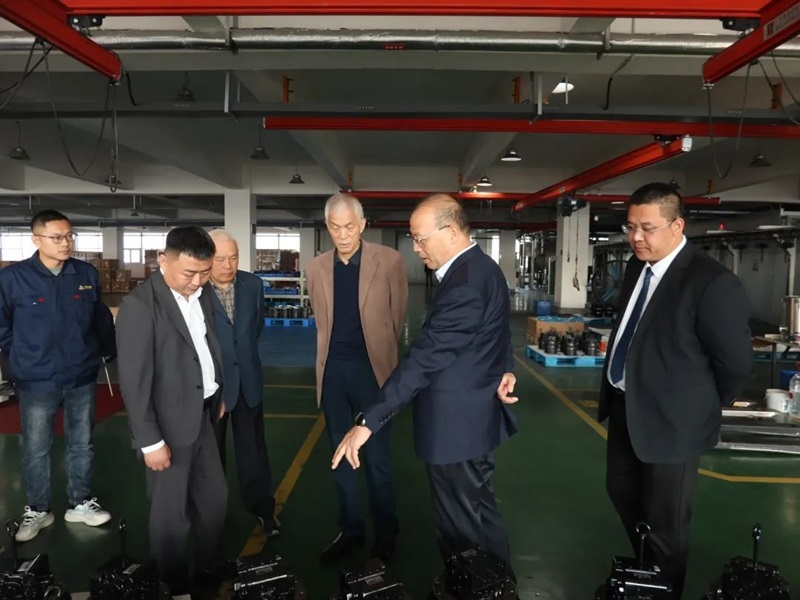 第七屆工程機(jī)械行業(yè)標(biāo)準(zhǔn)化工作會議暨2024年中國工程機(jī)械工業(yè)協(xié)會標(biāo)準(zhǔn)化工作委員會年會8.jpg 第七屆工程機(jī)械行業(yè)標(biāo)準(zhǔn)化工作會議暨2024年中國工程機(jī)械工業(yè)協(xié)會標(biāo)準(zhǔn)化工作委員會年會8.jpg